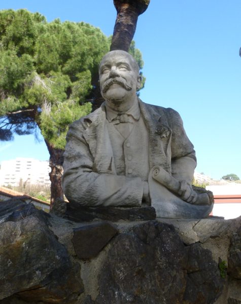 Lorenzo Mandalari's bust (4).jpg